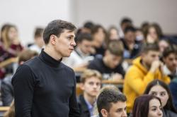 Граждане нуждаются в качественных и доступных медицинских услугах, а медицинскому персоналу должны быть обеспечены надёжные социальные гарантии.